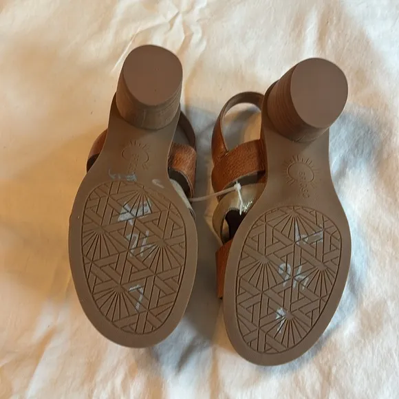 Women's Tan Sandals