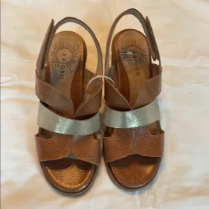 Women's Tan Sandals