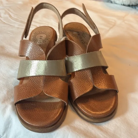 Women's Tan Sandals