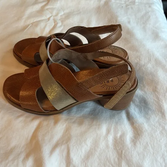 Women's Tan Sandals