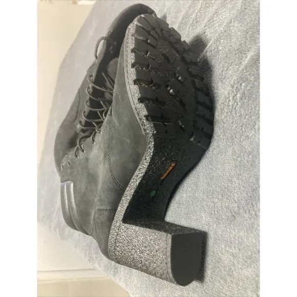 Womens Timberland Tillston High Heel Black Nubuck Boots. Size 9.5.