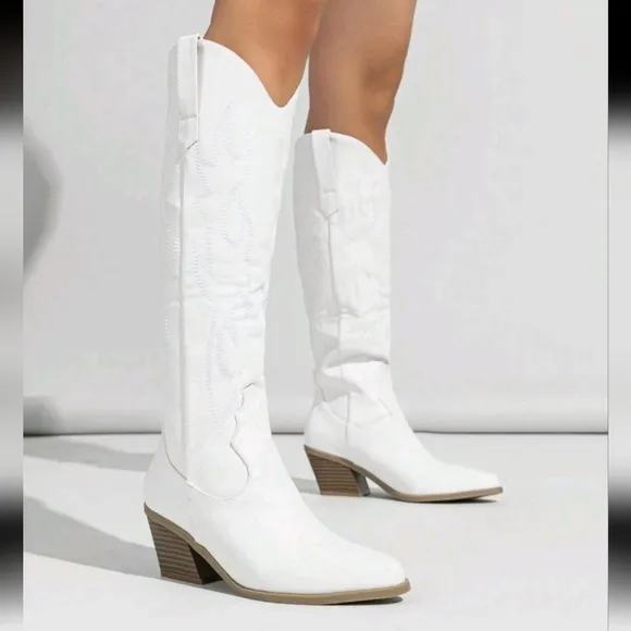 Women's Western Boots Embroidered Pointed Toe Slip-On Winter Warm PU Fashionable