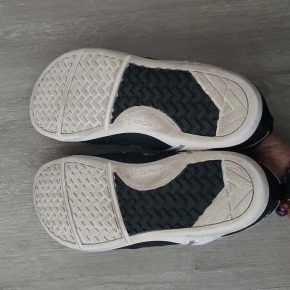Xero Womens Prio Black and White Barefoot Running Athletic Sneakers Size 7.5