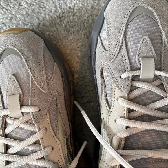 Yeezy 700 v2 tephra size 8 VNDS 100% authentic