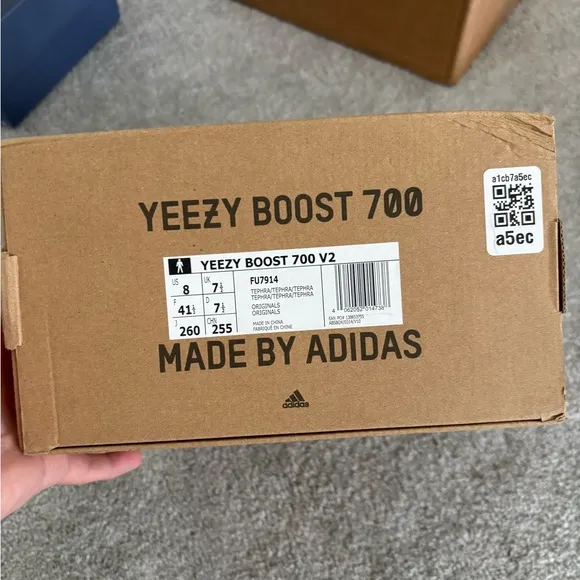 Yeezy 700 v2 tephra size 8 VNDS 100% authentic