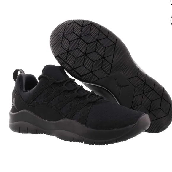 Youth Nike Jordan Deca Fly black slip on synthetic trainers sneakers 5Y