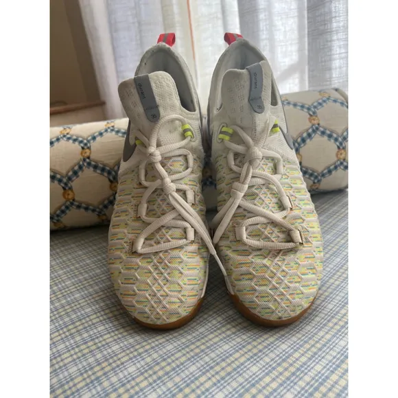 Youth Nike KD 9 Basketball Shoes Size 6Y White Multicolor