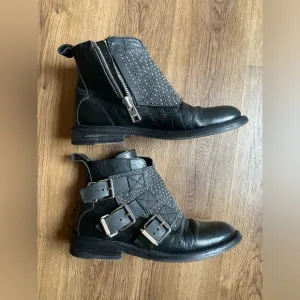 Zadig &amp; Voltaire studded ankle boots