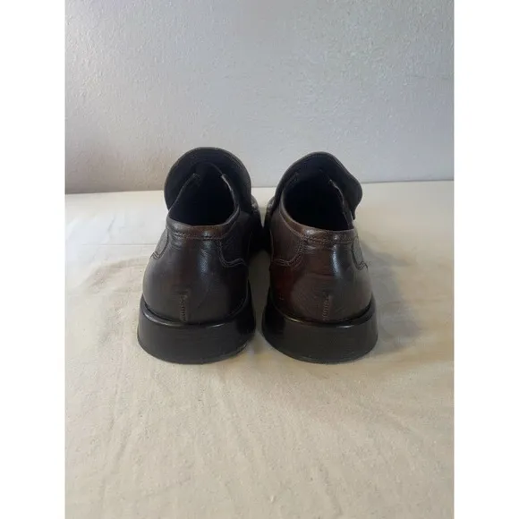 Zara Mens Leather slip on dress Shoes Loafers brown Size 9. 1i
