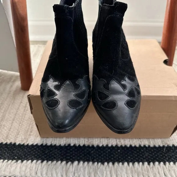 Zara western suede ankle boot