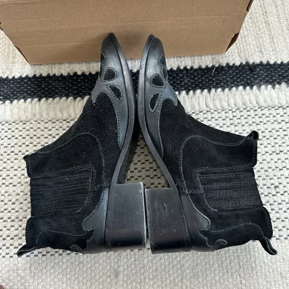 Zara western suede ankle boot