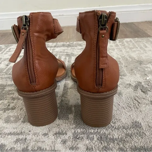 Zodiac Women's Ilsa City Sandals – Brown Leather, Buckle Detail, Size 8.5